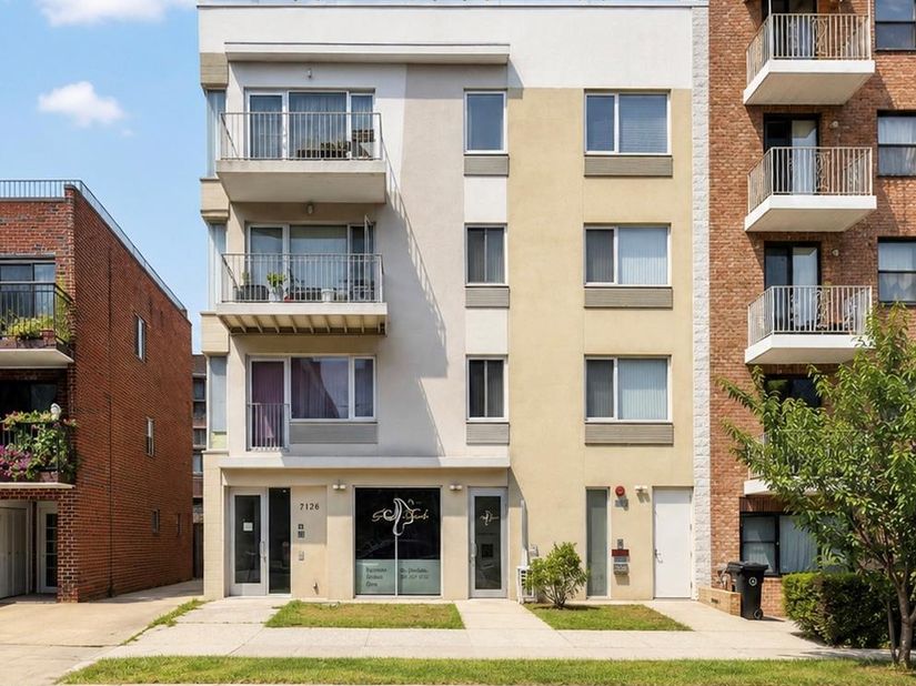 71-28 163rd Street 2A, Fresh Meadows NY 11365