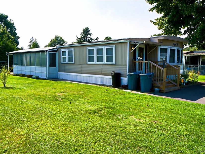 703 Fresh Pond Avenue 55, Calverton NY 11933