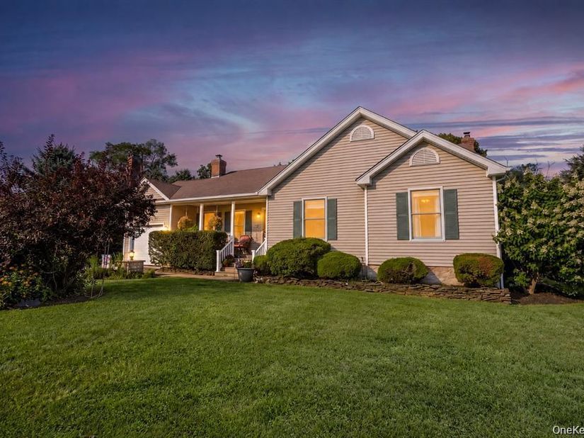 2200 Aldrich Lane, Laurel NY 11948