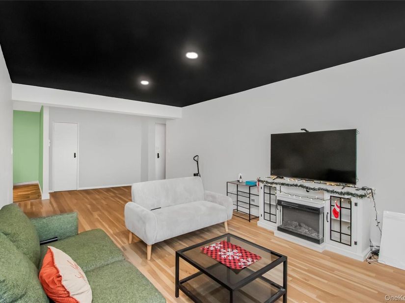 75 W 238th Street 3H, Bronx NY 10463