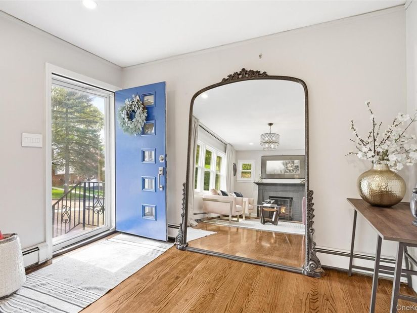 87 Lakeview Avenue, Hartsdale NY 10530