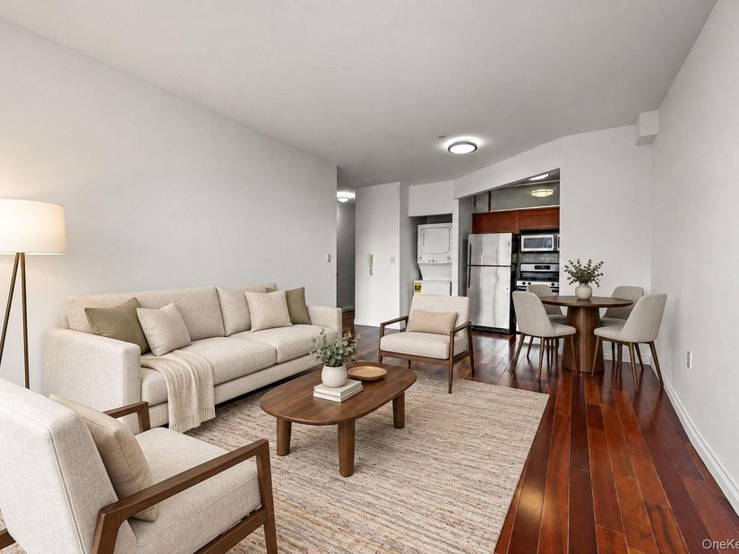 30-85 Vernon Boulevard 6E, Astoria NY 11102