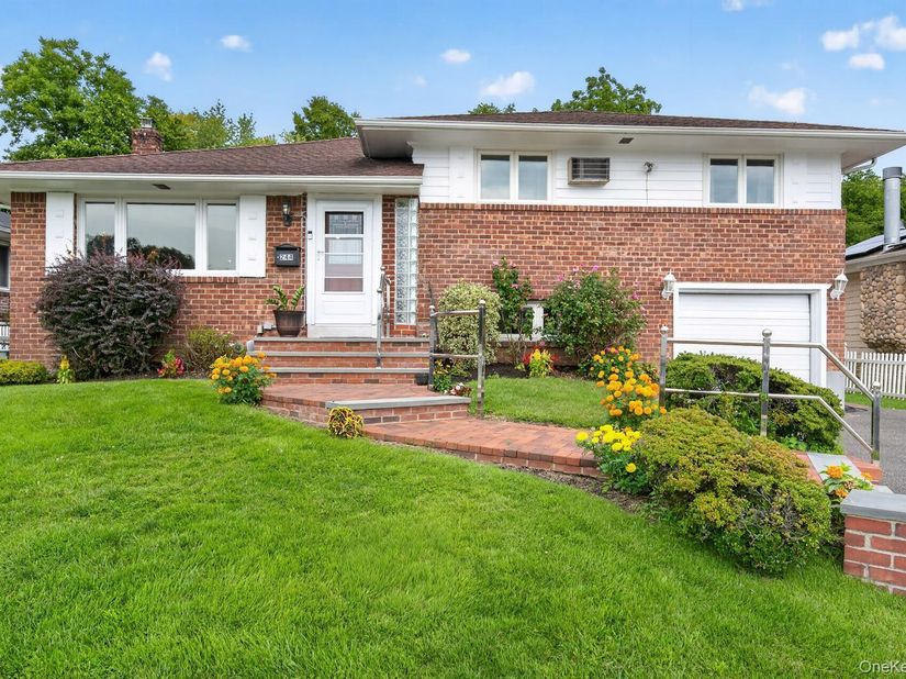244 Halsey Avenue, Jericho NY 11753