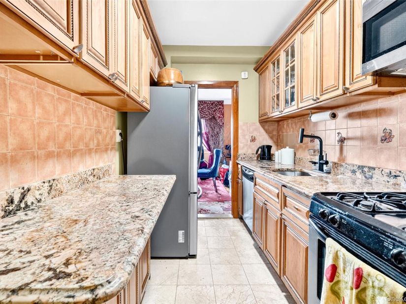 5 Fordham Hill Oval 16B, Bronx NY 10468