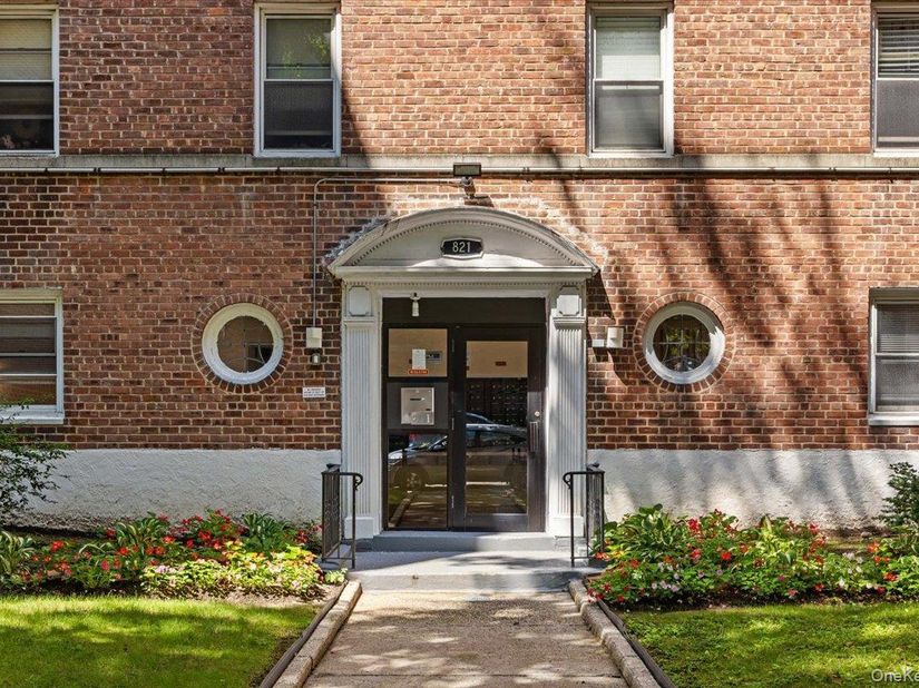 821 Bronx River Road 4D, Bronxville NY 10708