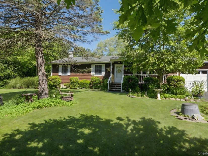 44 Aliperti Road, Jamesport NY 11947