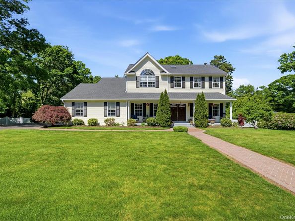 9 Ridgefield Drive, Shoreham NY 11786