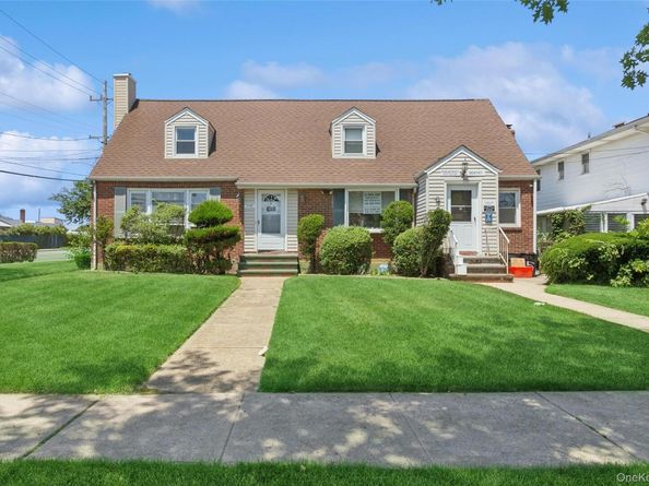 5 Seaton Gate, Valley Stream NY 11580