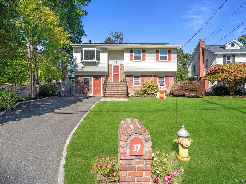 37 Bellecrest Avenue, East Northport NY 11731