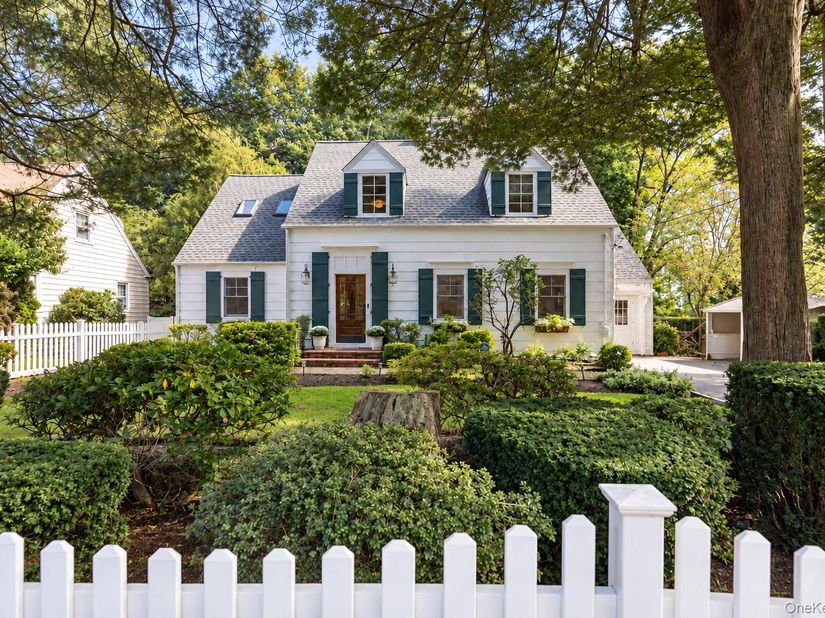7 Knollwood Drive, Rye Brook NY 10573