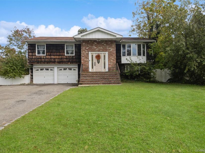 35 Peppermint Road, Commack NY 11725