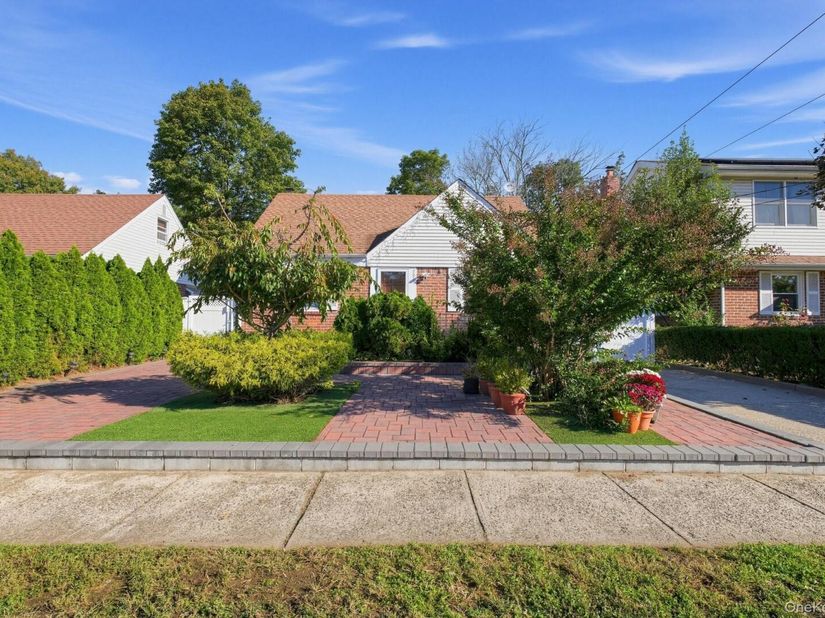 791 Macon Place, Uniondale NY 11553