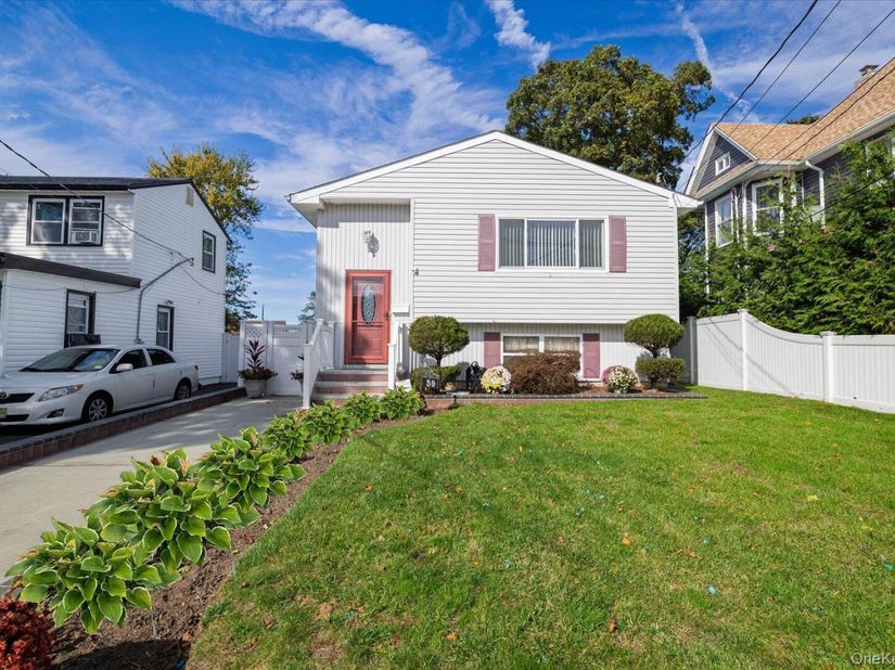 59 Harris Avenue, Freeport NY 11520