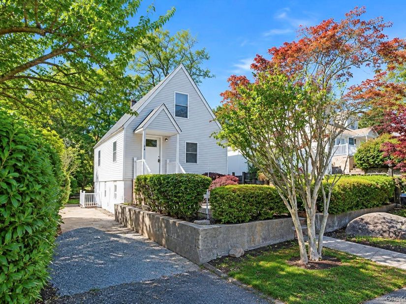 24 Grove Road, Rocky Point NY 11778
