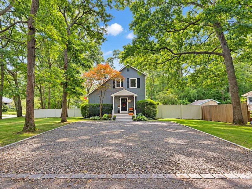 1 Hampton Street, East Quogue NY 11942
