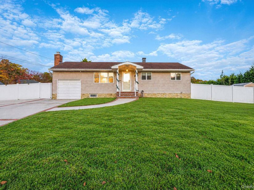 621 Connetquot Avenue, Islip Terrace NY 11752