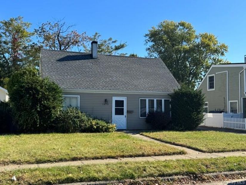 1419 Harding Street, Bellmore NY 11710