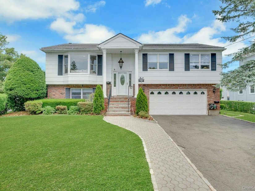 100 Neptune Avenue, New Rochelle NY 10805