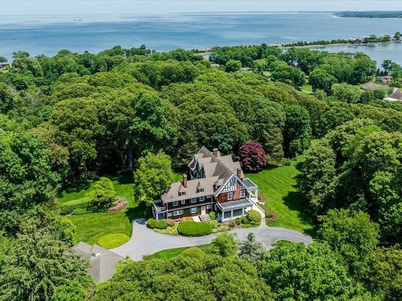 563 Asharoken Avenue, Northport NY 11768