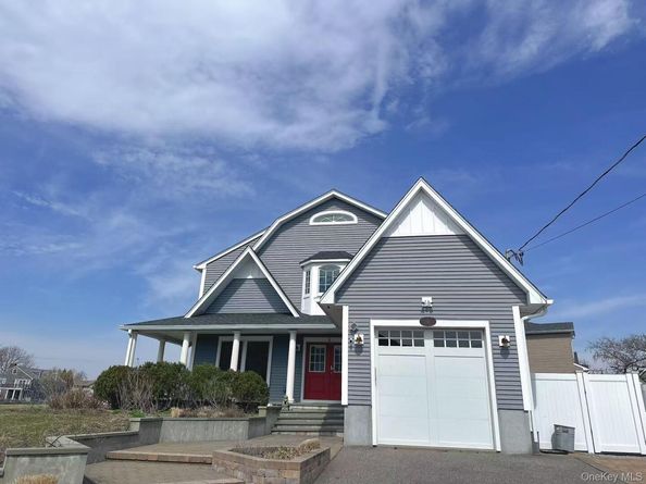 Undisclosed Address #1011516, Massapequa NY 11758