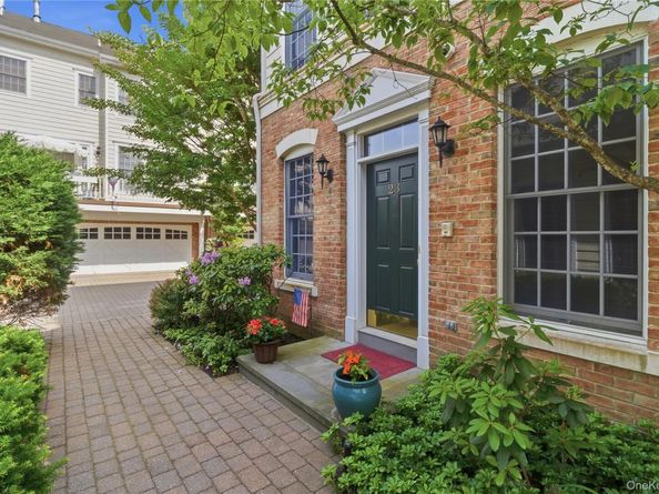 23 Mariners Walk, Oyster Bay NY 11771