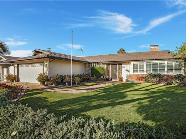 2968 Ceylon, Costa Mesa CA 92626