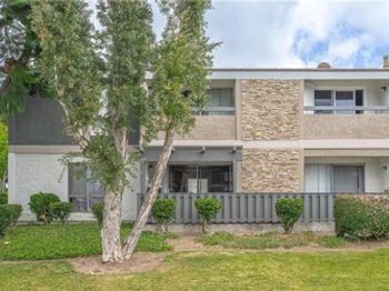 2803 S Fairview