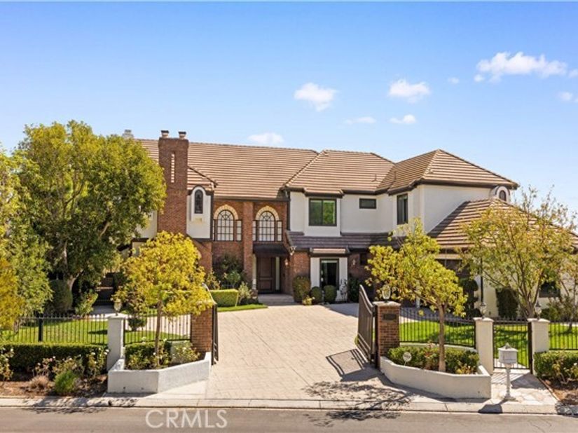 23762 Via Monte, Laguna Hills CA 92679