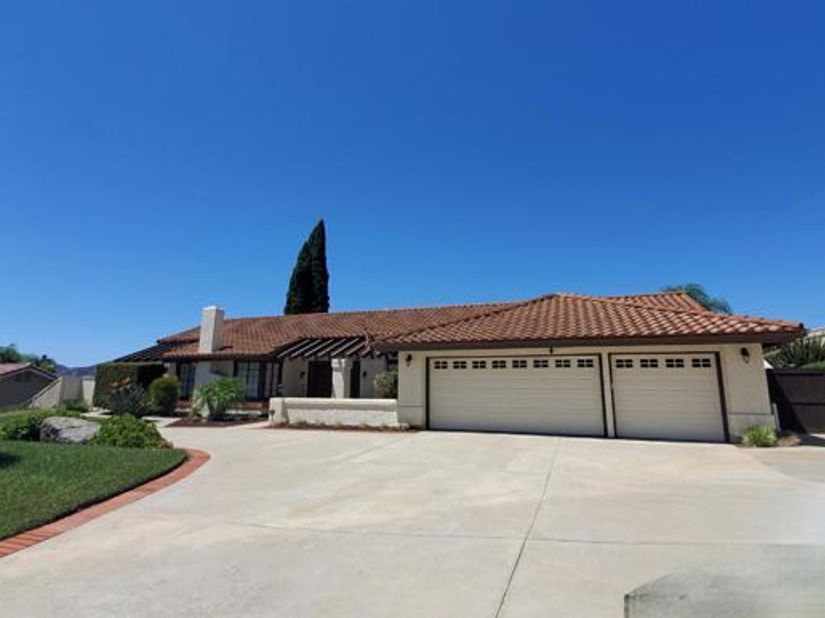 2313 Eucalyptus Avenue, Escondido CA 92029
