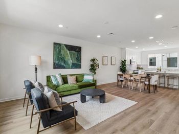 2572 Delphinium Lane