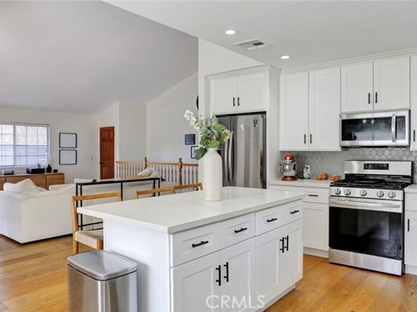 4265 Yosemite, Los Angeles CA 90065