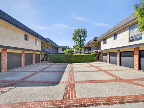 2115 Ohio, Signal Hill CA 90755