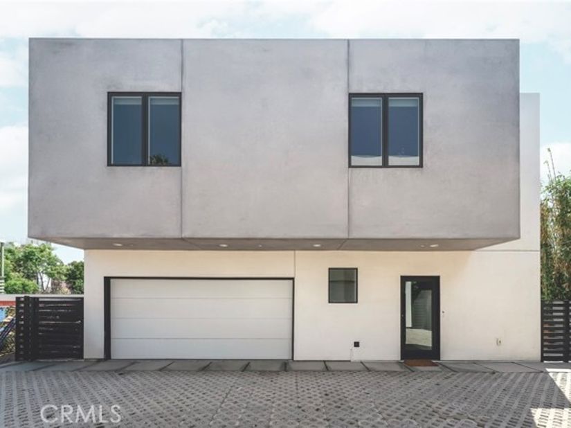 542 N Commonwealth, Los Angeles CA 90004