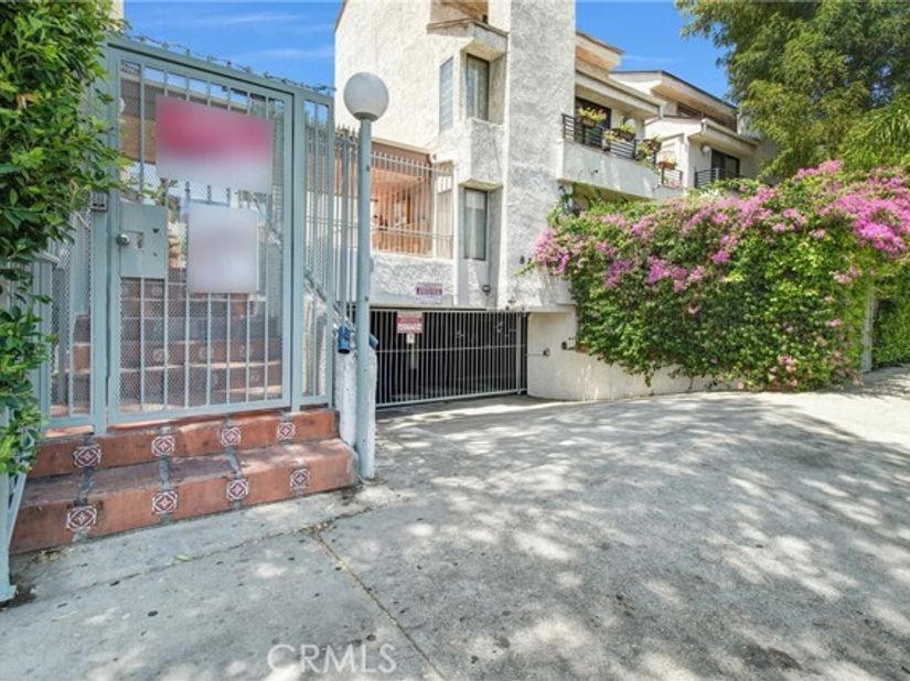 8221 Langdon Avenue 207, Van Nuys (los Angeles) CA 91406