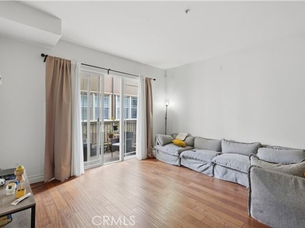 917 S New Hampshire 301, Los Angeles CA 90006