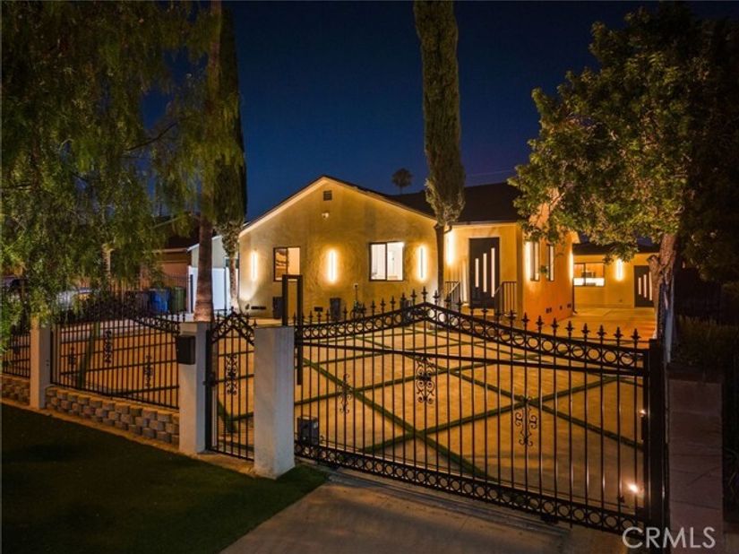 7660 Radford Avenue, North Hollywood (los Angeles) CA 91605