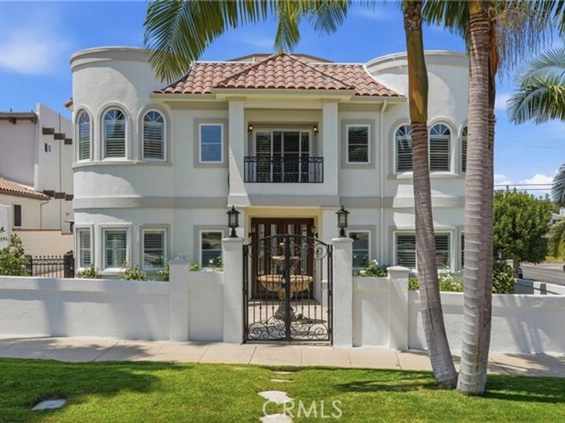 7220 W 80th, Los Angeles CA 90045