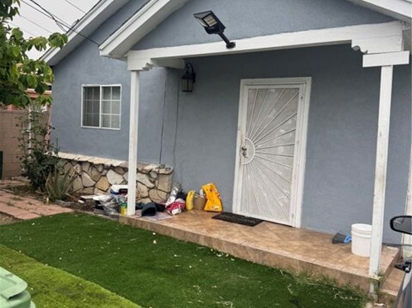 1610 N Fries Avenue, Wilmington (los Angeles) CA 90744