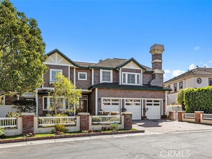 18732 Jockey Circle, Huntington Beach CA 92648