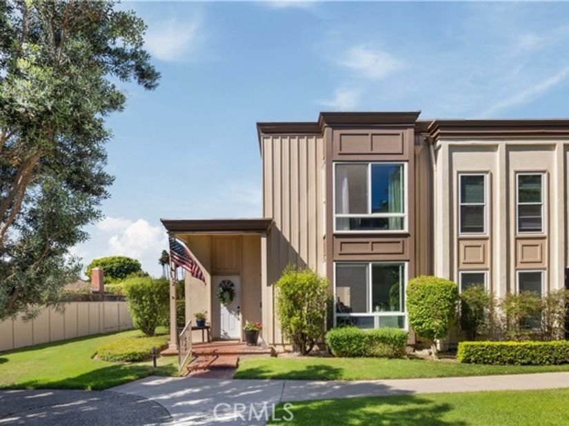 9692 Brookhaven, Huntington Beach CA 92646