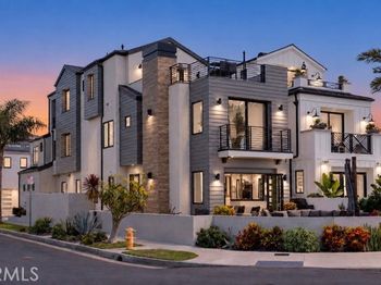 1022 Huntington