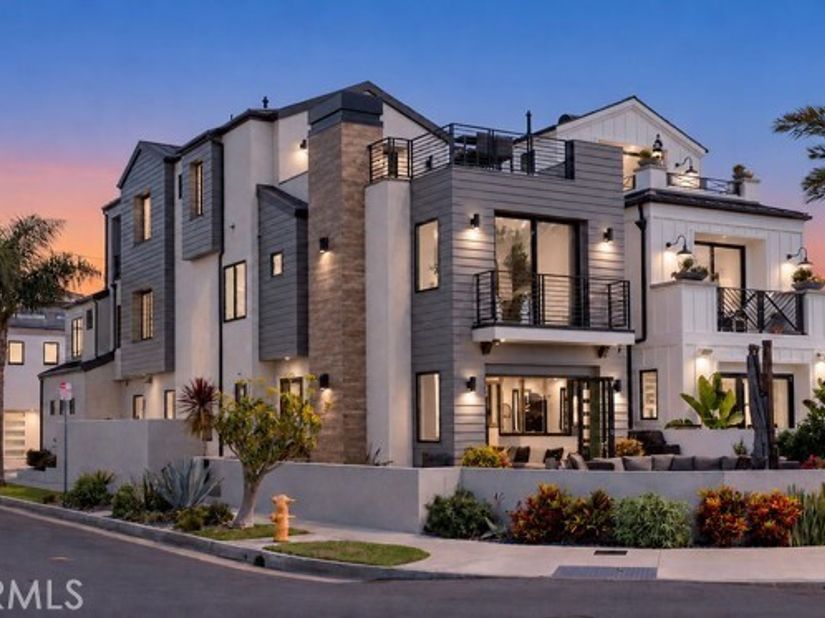 1022 Huntington, Huntington Beach CA 92648