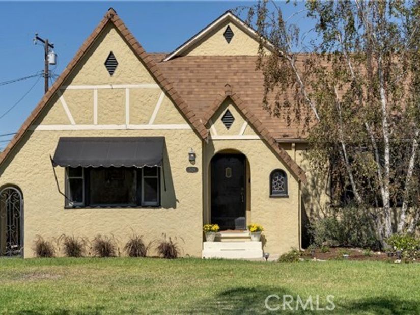 2429 N Heliotrope, Santa Ana CA 92706