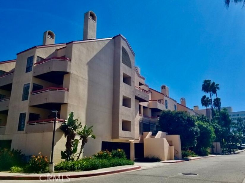 941 W Carson 202, Torrance CA 90502