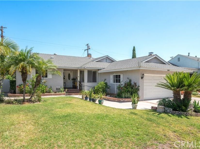 6741 E Huntdale, Long Beach CA 90808