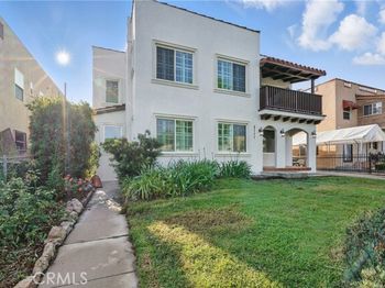 2111 S Bronson