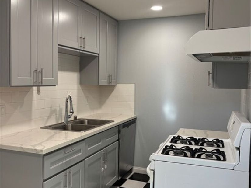 8641 Glenoaks 131, Los Angeles CA 91352