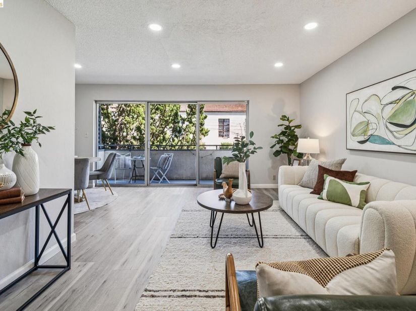 2614 Warring St 6, Berkeley CA 94704