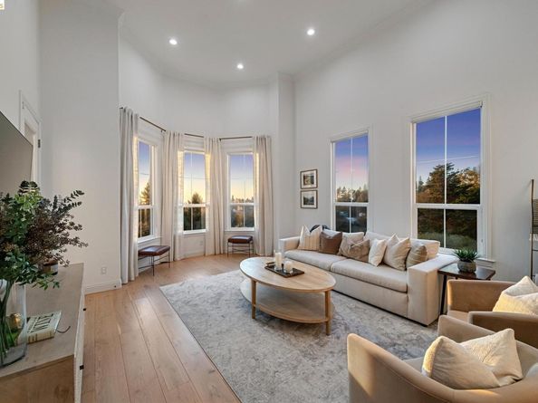 6194 Mazuela Dr, Oakland CA 94611