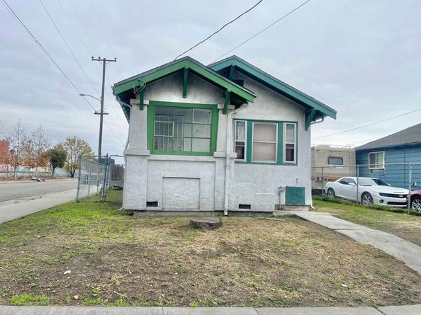 740 Tyler St, Oakland CA 94603